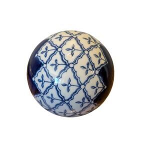 Vintage Blue & White Chinese Porcelain Chinoiserie Carpet Ball